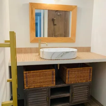 Duplex Pour 2 A 6 Personnes Avec Terrasse En Plein Coeur De La Citadelle De Bonifacio Apartment Bonifacio  Exterior photo