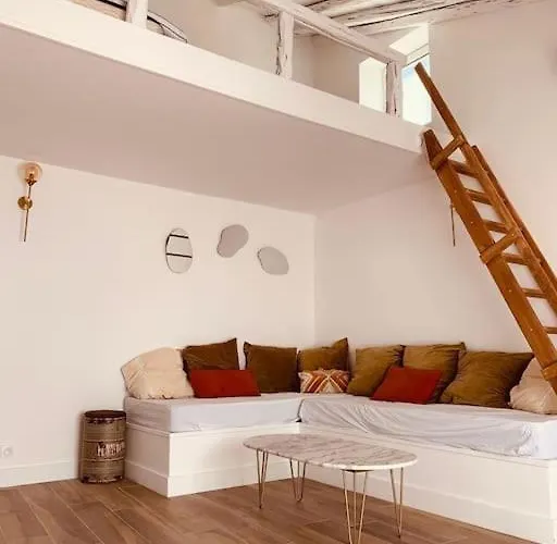 Duplex Pour 2 A 6 Personnes Avec Terrasse En Plein Coeur De La Citadelle De Bonifacio